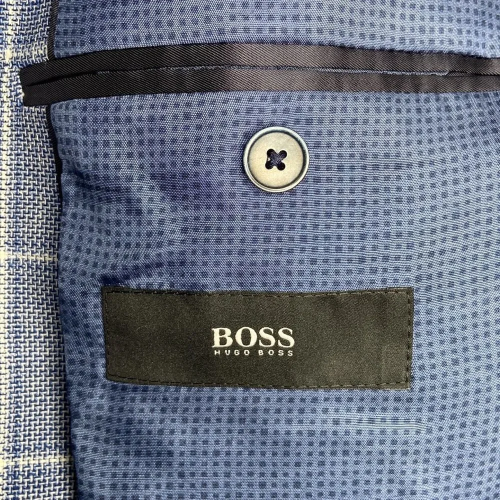 Hugo Boss chest 19